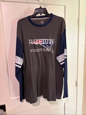 Majestic Patriots Football Long Sleeve Shirt - Gray & Navy
